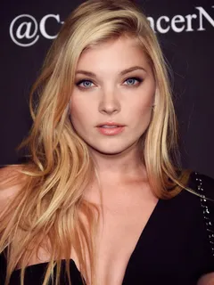 amazingly hot natalie dormer and elsa host combo.