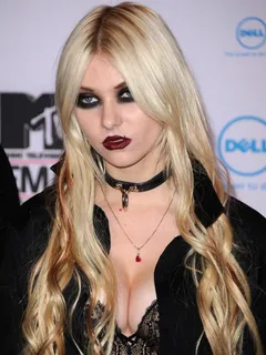 taylor momsen