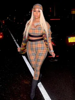 nicki minaj - in burberry outfit