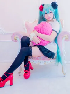 Miku Hatsune in All Gravure set Nairu