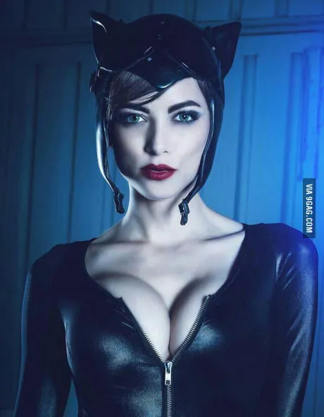 catwoman cosplay done right / via