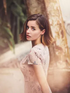 holly earl