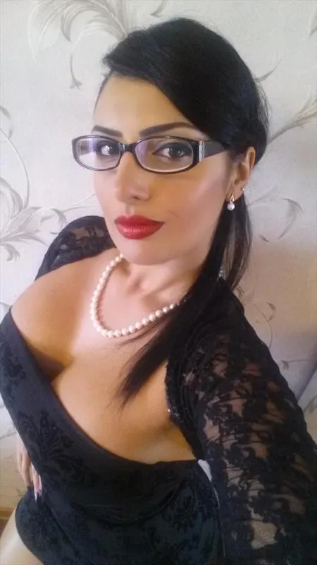 mistress ezada sinn