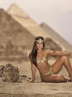 queen of the nile (uldouz wallace)