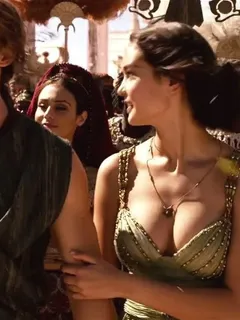 courtney eaton showing big cleavage