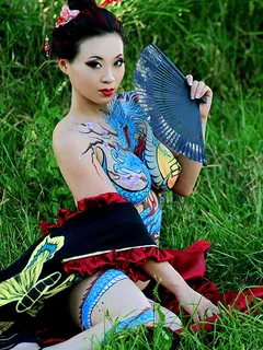 yaya han in body paint