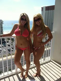 bikini blondes llg