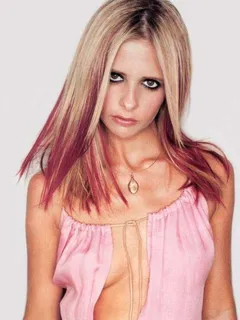 sarah michelle gellar toujours aussi torride depuis buffy contre les vampires