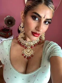 indian selfie