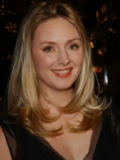 hope davis is sooo genuinely sexy!!