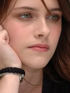 kristen has a beautiful face