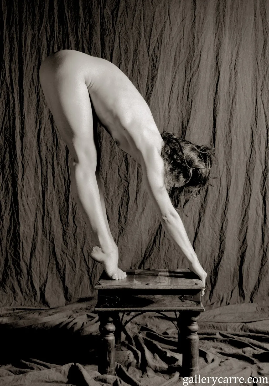 Elena in Gallery Carre set Sport