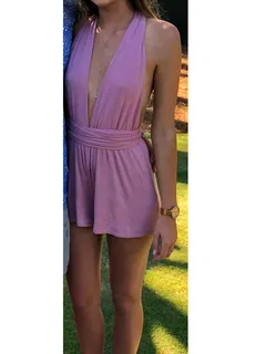 beautiful petite gal with no bra