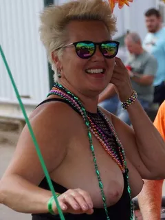 biker rally woman showing tits for beads