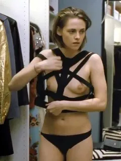 kristen stewart topless in personal shopper