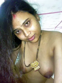 desi wife selfie shared by husband with friends