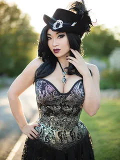 chinese cosplayer yaya han big tits in corset