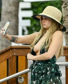 chanel west coast nip slip photos