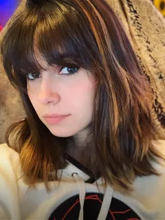 kaitlin witcher (streamer) - showing off her highlights