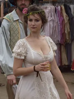 milana vayntrub