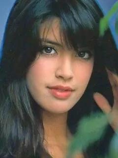 phoebe cates