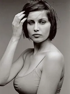 laetitia casta non nude short hair