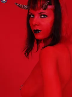 szandora lavey - nude red devil 01