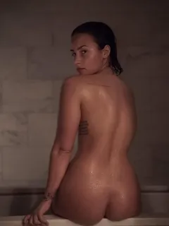 demi lovato culo!