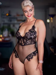 stefania ferrario in black lace