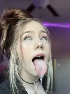 this babe needs a mouth fuck