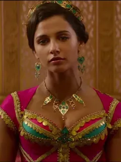 naomi scott as princess jasmine