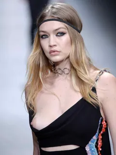 gigi hadid nip/tit slip on the runway at versace fashion show in milan