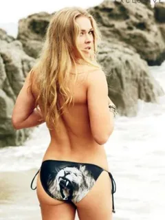 ufc's ronda rousey showing off her ass