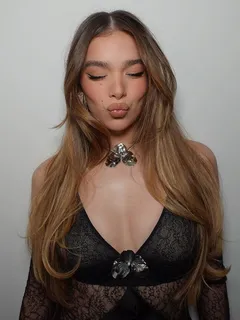 sexy hailee steinfield