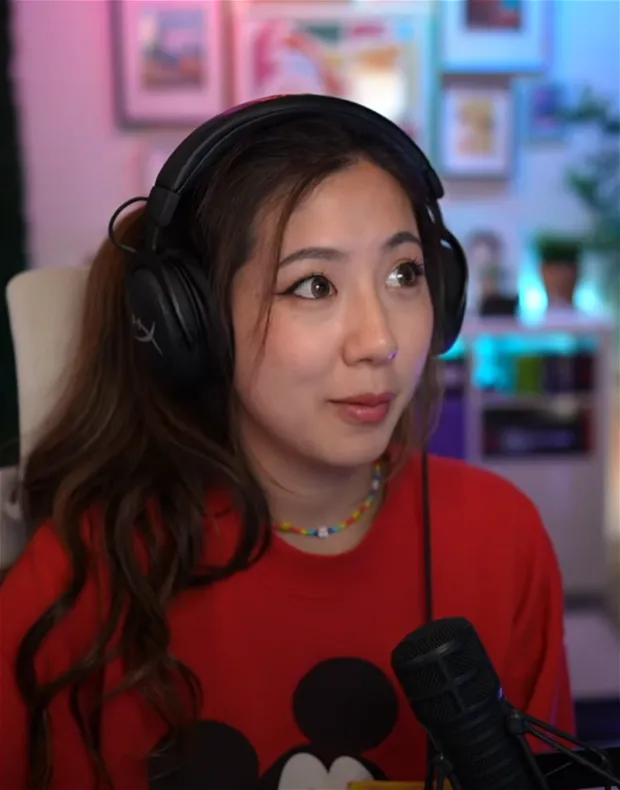 fuslie (streamer) - cute red top