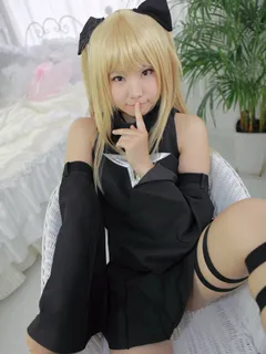 Enako in All Gravure set Enako To Love Ru 1