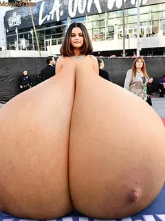 selena gomez exposing her giant and huge boobs at kabukasmorphs