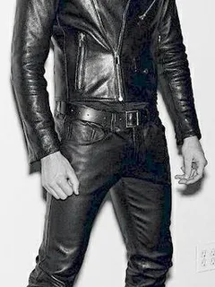 actor tom hiddleston in full leather