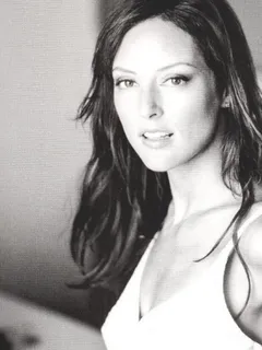 awesome babe & talented actress lola glaudini