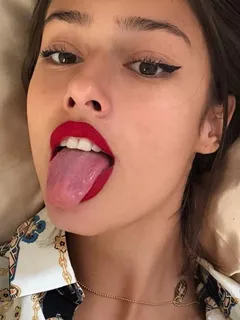 cuttie tongue out selfie