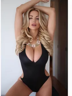 lindsey pelas