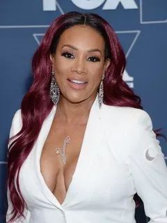 vivica a. fox shows deep sexy cleavage