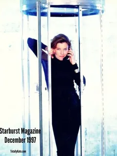 kate mulgrew as captain kathryn janeway in star trek: voyager