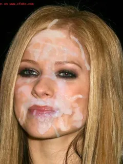 avril lavigne massive facial