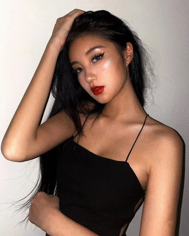 10/10 - perfect face to skull-fuck silly.