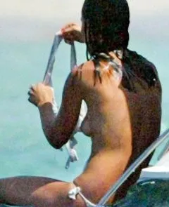 pippa middleton nude & bikini pics from caribbean islands