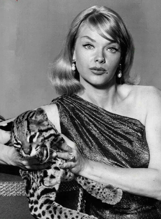 anne francis,  as 'honey west'....p.i.
