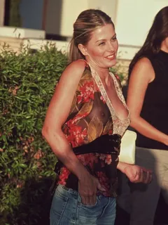 nicole-eggert-wardrobe-malfunction la vigilanta k pone duros los eggs sex videogif fappening weluvcelebs