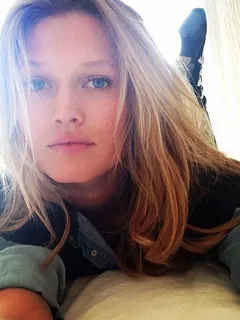 3. toni garrn