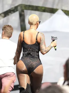 fuuuck that ass is so hooott amber rose